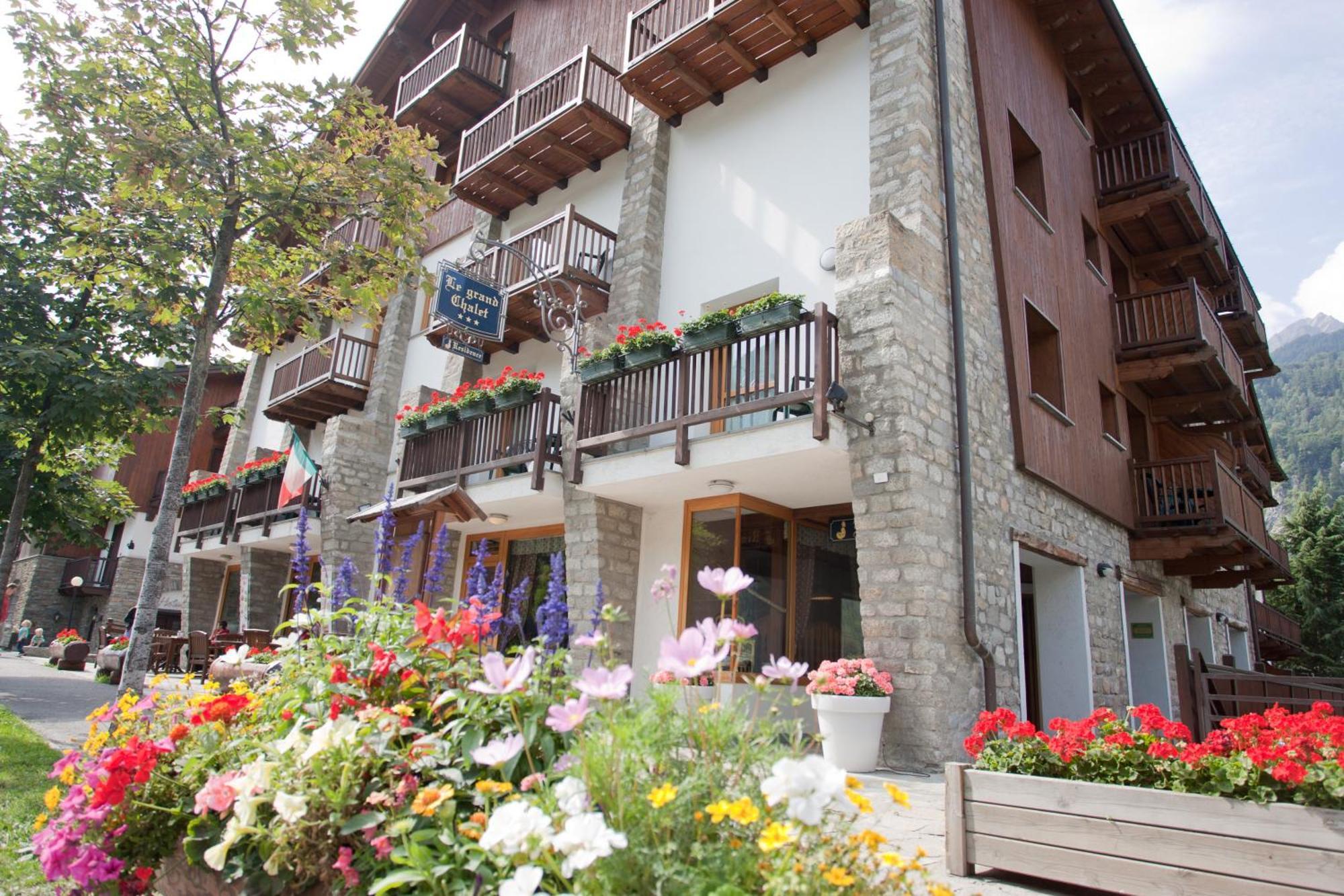 Residence Le Grand Chalet Courmayeur Zewnętrze zdjęcie