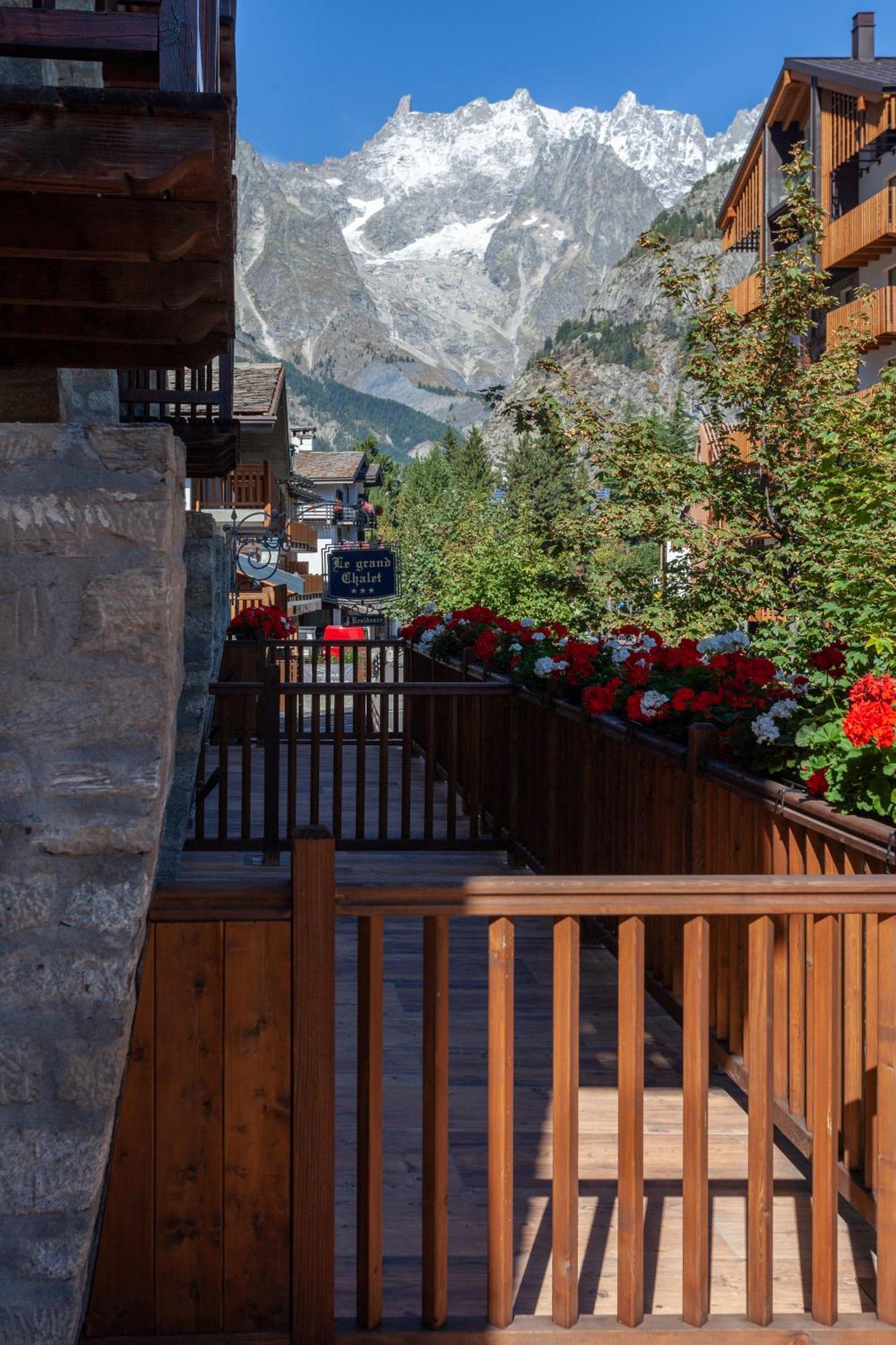 Residence Le Grand Chalet Courmayeur Zewnętrze zdjęcie