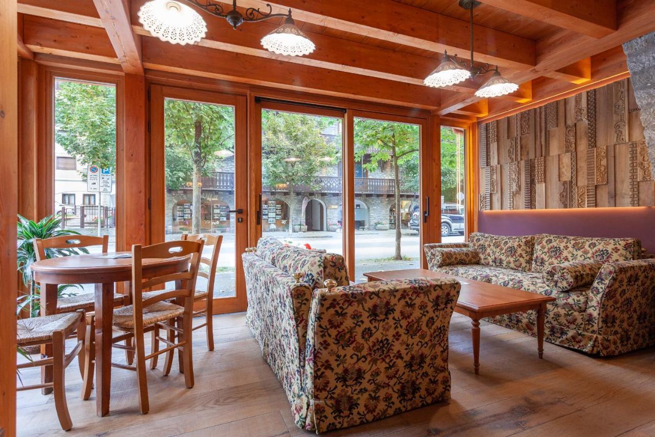 Residence Le Grand Chalet Courmayeur Zewnętrze zdjęcie