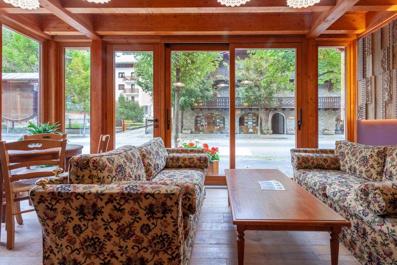 Residence Le Grand Chalet Courmayeur Zewnętrze zdjęcie